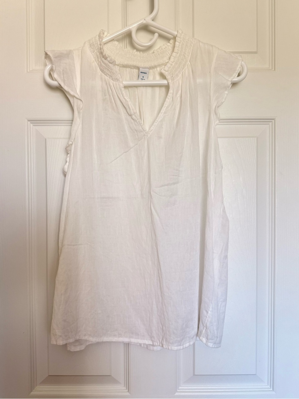 Old Navy White Sleeveless V-Neck Tunic with Smocked Collar